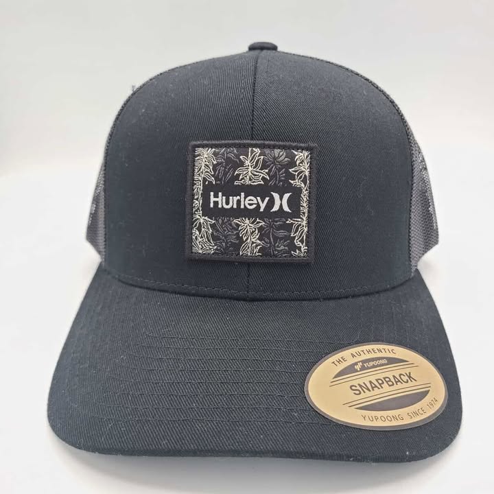 לצפייה במוצר ON & OFF CAPS - double smiley black