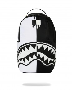 לצפייה במוצר SPRAYGROUND SHARK CENTRAL BLACK AND WHITE BAG